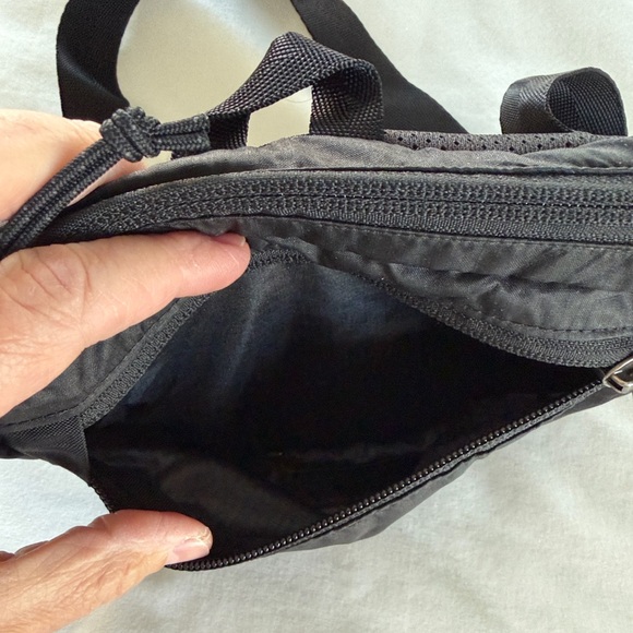 Patagonia Lightweight Travel Mini Hip Pack Black Belt Bag Unisex - Picture 6 of 16